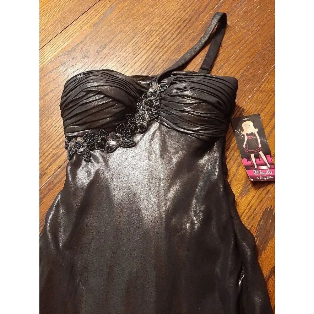 New Jr Size 3 Blondie Nights Sleeveless One Shoulder Formal SemiFormal Dress NWT